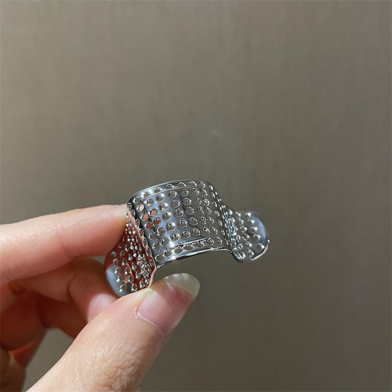 Punk Band‑Aid Metal Nose Cuff  - Body Jewelry Tunnels recension och pris