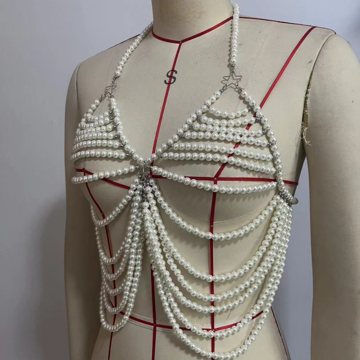 Multi-layer Pearls Bra Chain J - Body Jewelry For Women recension och pris