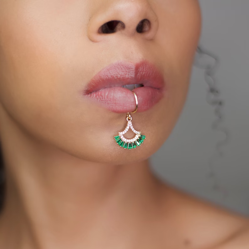 Luxury Gold Color Flower Shape - Body Jewelry Earrings recension och pris